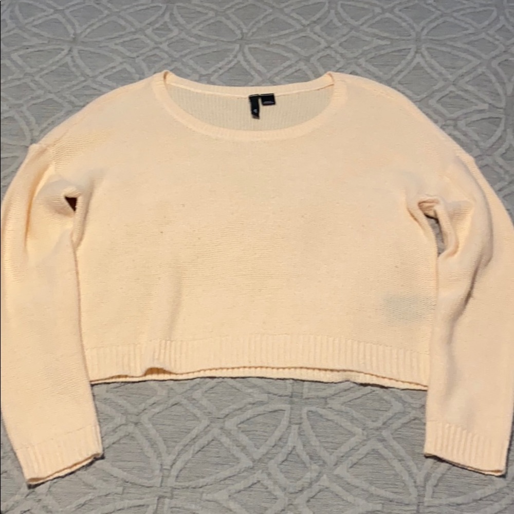 Cropped pink sweater